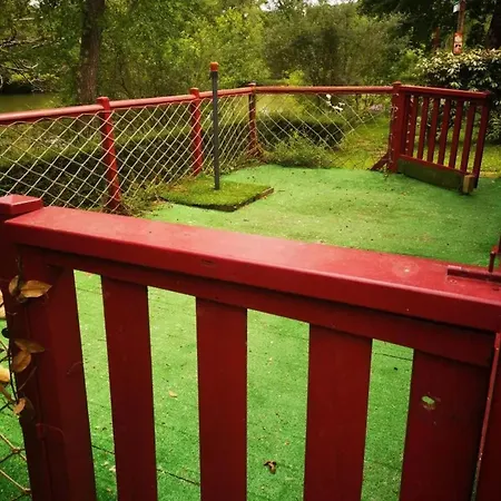 샬레 Accueillant Avec Vue Sur Le Estang