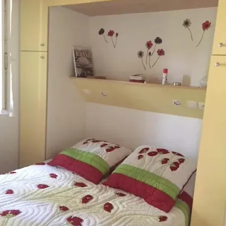 Accueillant Avec Vue Sur Le 샬레 Estang